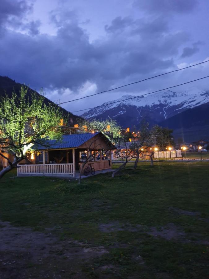 Отель Mountain Star In Местия Экстерьер фото