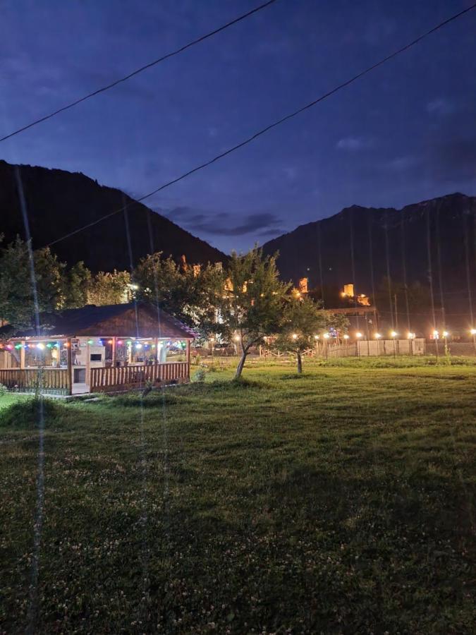 Отель Mountain Star In Местия Экстерьер фото