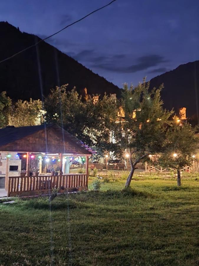 Отель Mountain Star In Местия Экстерьер фото
