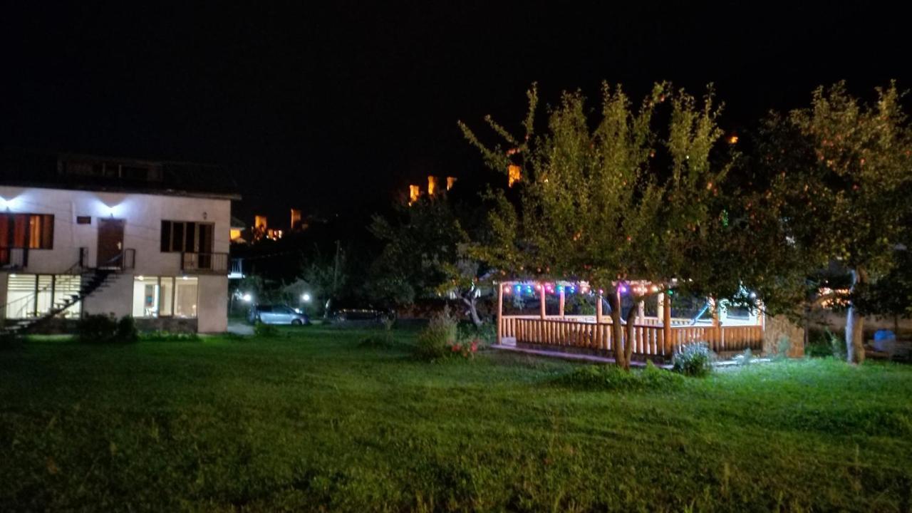 Отель Mountain Star In Местия Экстерьер фото