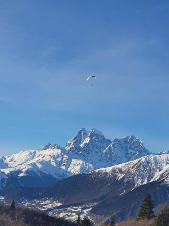 Отель Mountain Star In Местия Экстерьер фото